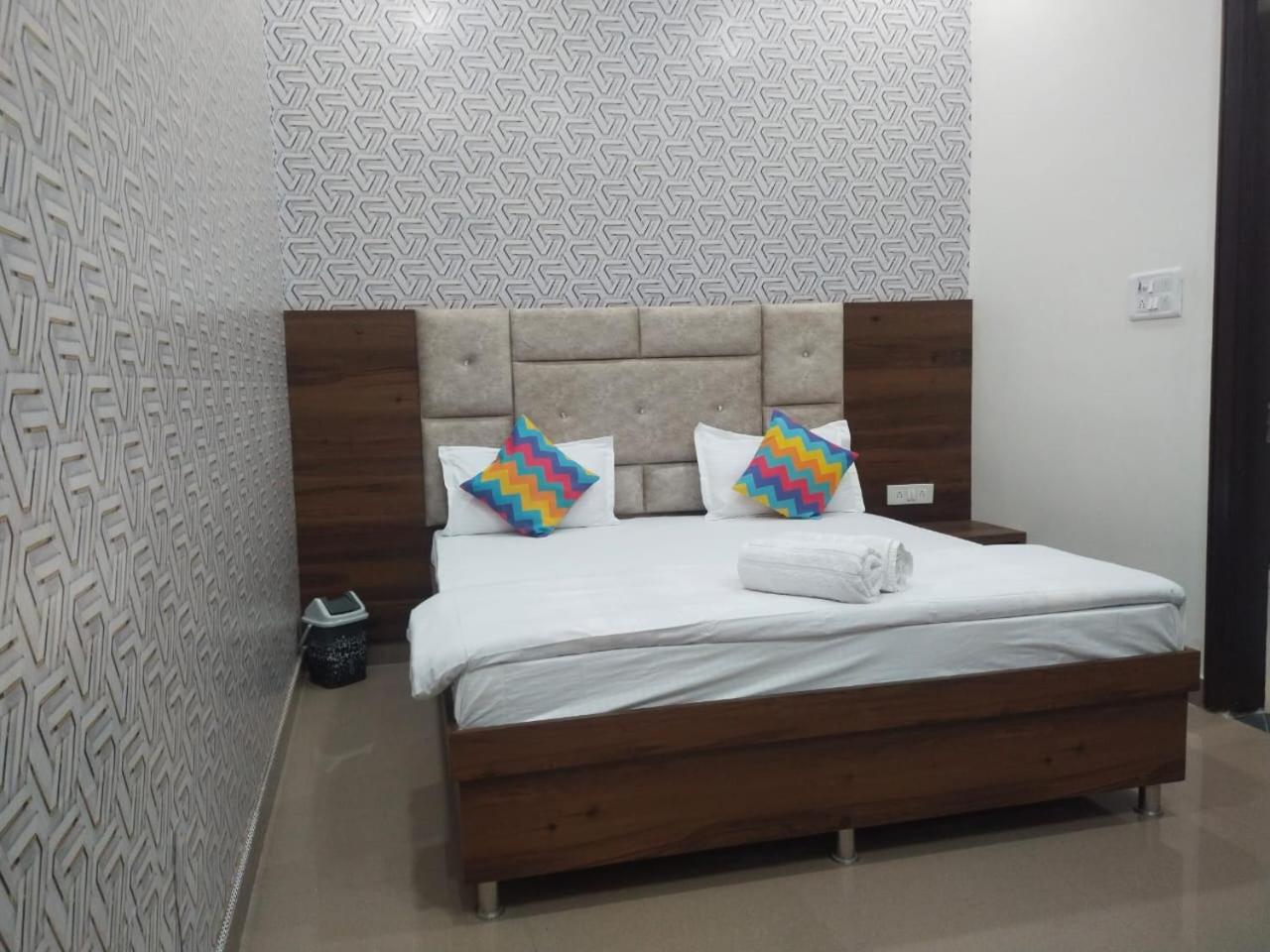 Gostops Amritsar, Chatiwind Gate Ngoại thất bức ảnh